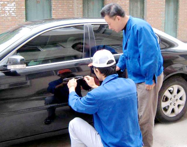 永胜开锁公司：车钥匙坏了怎么办